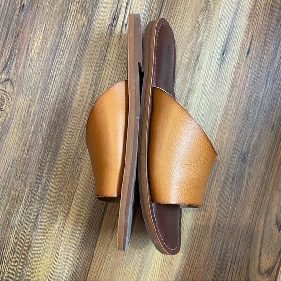 Minimalist Brown and Tan Slide Sandals - Picture 4 of 4